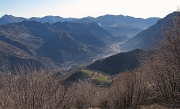 08 Panorama verso la bassa valle con San Pellegrino...